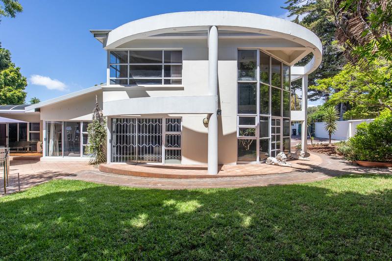 4 Bedroom Property for Sale in Constantia Western Cape